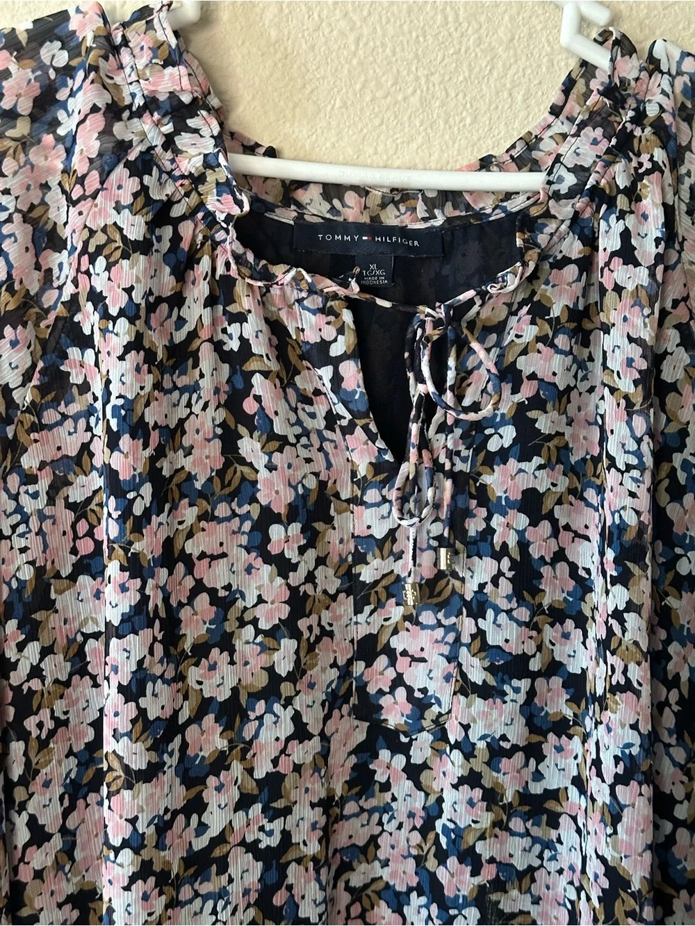 Tommy Hilfiger women's Floral Peasant Blouse -Flowers size XL/ NWOT 1121 - Picture 2 of 5